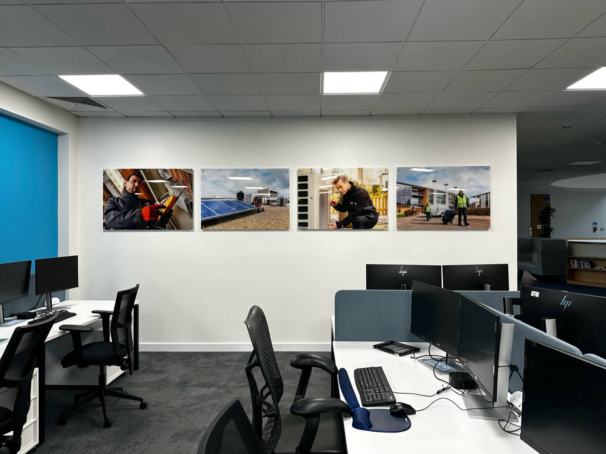 PHOTOS SIGNAGE