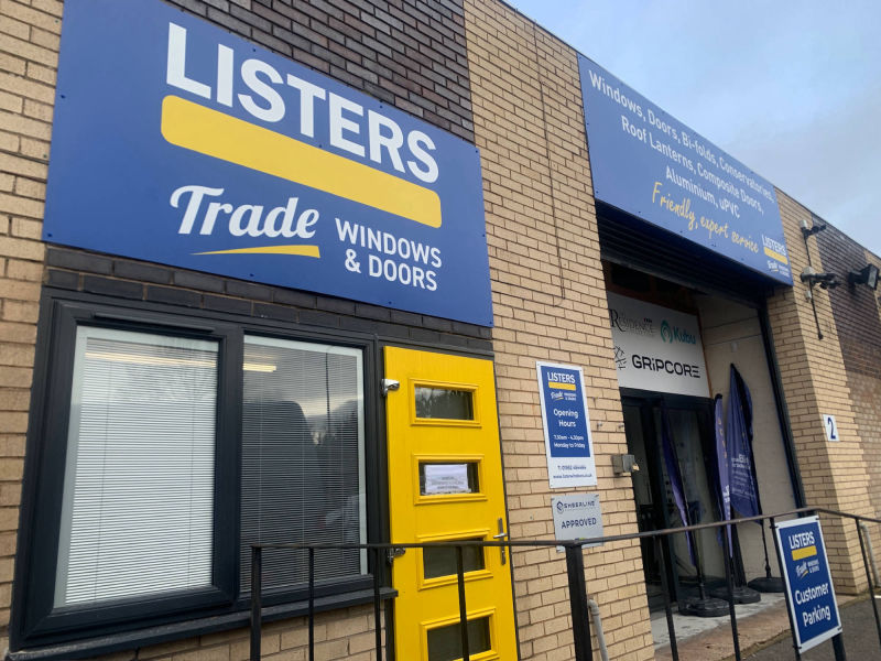 shop signage maintenance