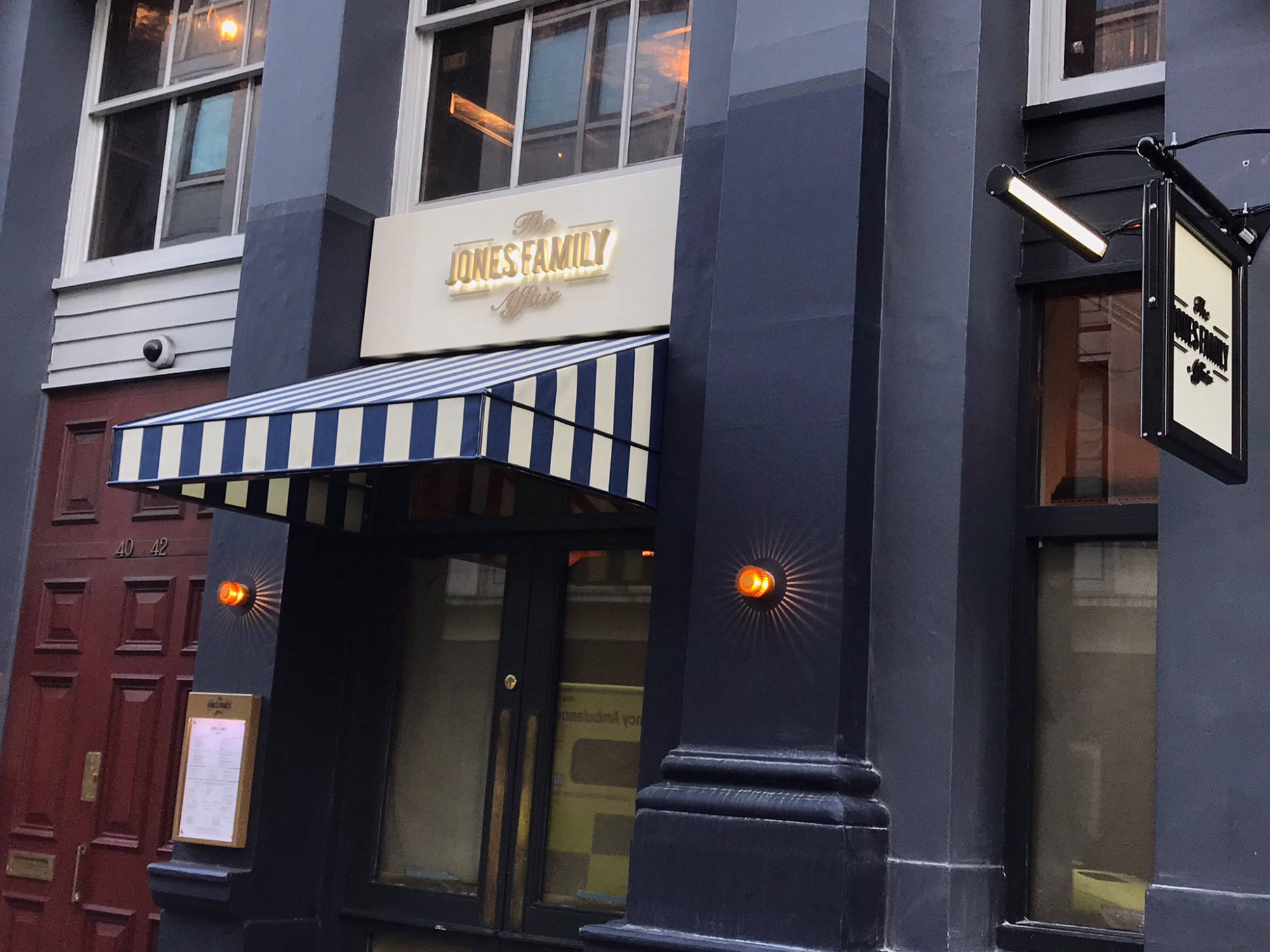 illuminated restaurant signage